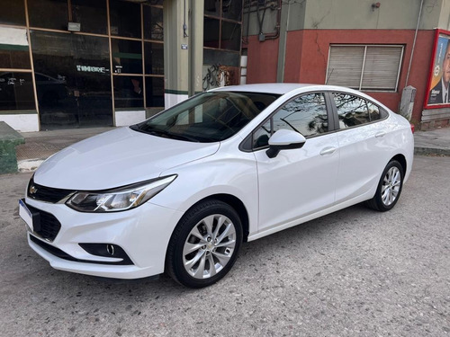 Chevrolet Cruze II 1.4 Sedan Lt