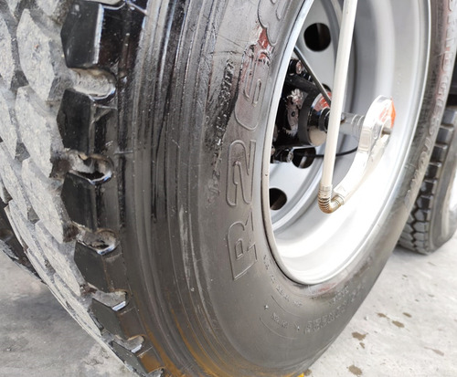 Imagem 12 de 13 de Iveco Stralis 480 6x4 2013