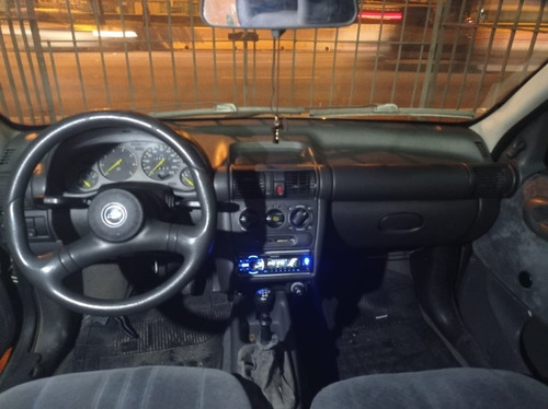 Imagem 5 de 12 de Chevrolet Corsa 1.6 8v