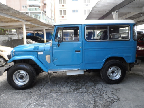 Imagem 7 de 15 de Toyota Bandeirante 1981 4 X 4 Diesel, Teto Rígido, Excelente