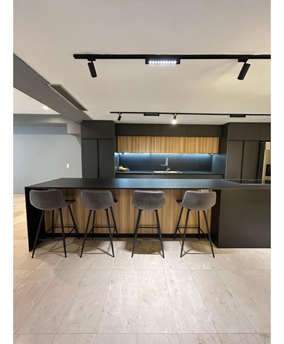 En Venta Apartamento Remodelado En Lomas De Las Mercedes