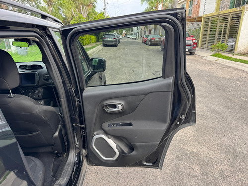 Jeep Renegade 1.8 Latitude 4x2 At