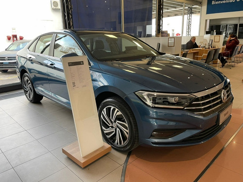 Imagen 4 de 18 de Volkswagen Vento Highline 250 Tsi A/t My 21