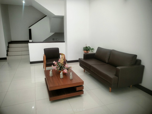 Oportunidad Venta De Apartamento En Conjunto Edificio Bari Barrio Santa Barbara Occidental Usaquén Bogotá Colombia ( 16958979225)