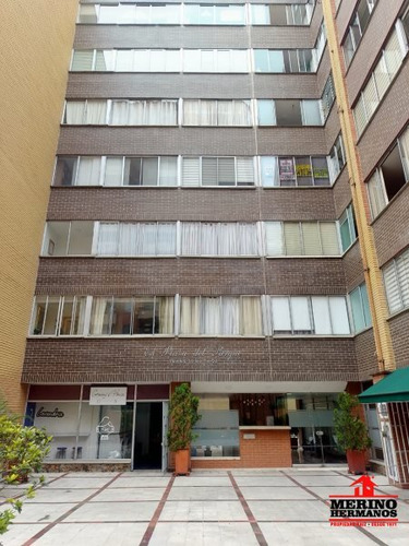 Apartamento En Arriendo En Medellín - Laureles