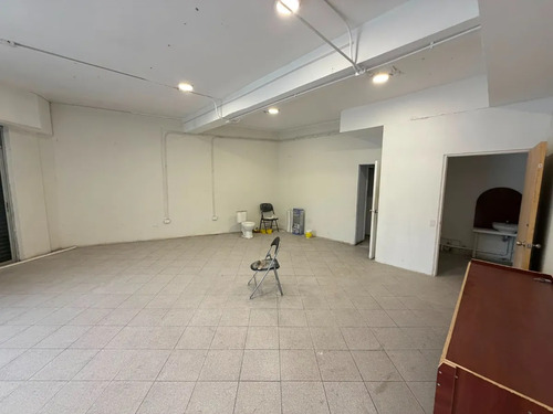 Gran Local Comercial Rotonda Grecia - Peñalolen