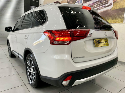 Imagem 6 de 14 de Mitsubishi Outlander 2.0 Comfort Pack 7l Cvt Gasolina Auto