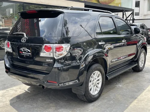 Toyota Fortuner 2.7L AT 2700CC 4X2