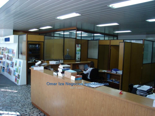Iza. Venta Local Industrial En Tres Cruces La Comercial