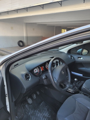 Imagen 9 de 20 de Peugeot 408 2016 2.0 Allure 143cv