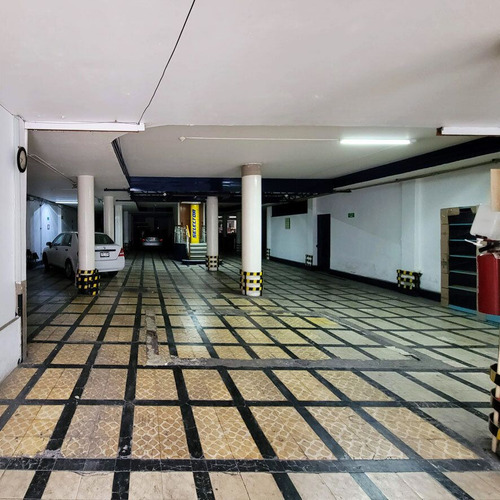 Local Comercial En Muy Buena Ubicación!