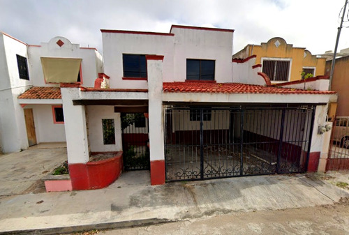 Casa En Venta En Colonia Vista Alegre, Mérida Yucatán.