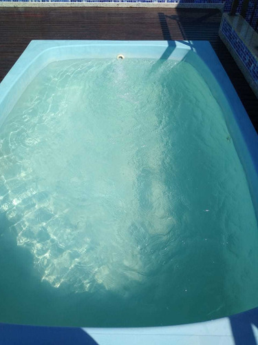 Imagem 2 de 5 de Piscineiro