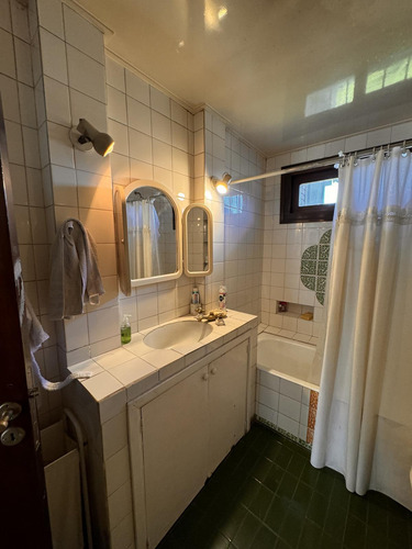 Importante Casa A Reciclar En Excelente Lote De 820 M²