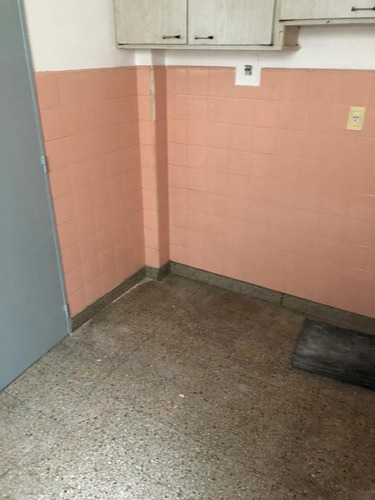 Imagen 9 de 16 de Muy Amplio Departamento.bajas Expensas