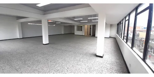 Edificio En Arriendo, Zona Comercial, Restrepo