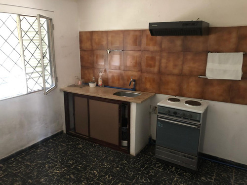Casa En Exclusiva Dentro De Avenidas. U$s79.000 (id: 10171)