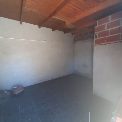 Imagen 2 de 14 de Casa 6 Ambientes . Proximo Escuela 20. San Miguel Oeste.