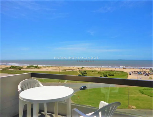 Apartamento De 3 Dormitorios Frente Al Mar, Playa Brava - Punta Del Este