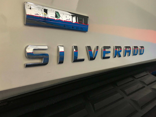 Imagen 5 de 9 de Chevrolet Silverado 2500 Cab Ext T/a 2012 Blanca