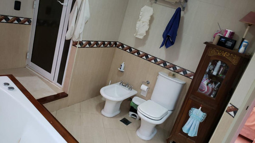 Casa En Venta - 3 Dormitorios - Piscina- 586mts2 - Countries/b.cerrado (berazategui)