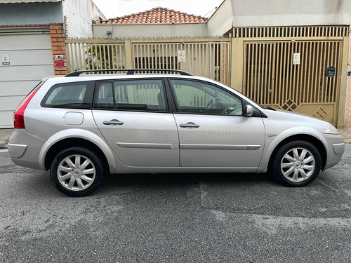 Renault Megane Grand Tour 1.6 Dynamique Hi-flex 5p
