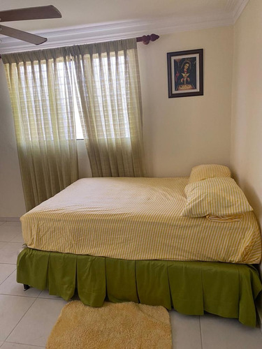 Imagen 8 de 15 de Penthouse De 250 Mtrs Con Jacuzzi. Revestido En Caoba En Sala, Estar, Comedor Y Habitación Principal. Con Excelente Ubicación Cerca De Supermercados, Ferreterías, En La Moraleja (eaa-003)