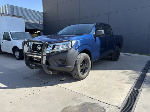 Nissan NP300 2.4 Doble Cabina Se Aa Pack Seg Mt