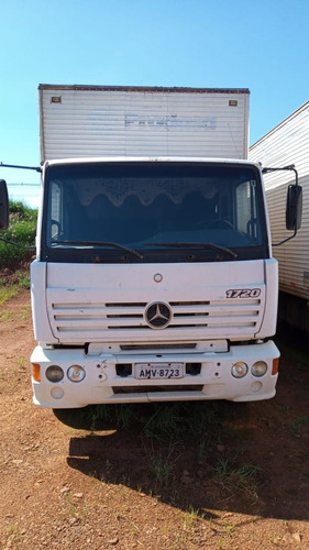 Mercedes 1720 Truck Baú Ano 2005