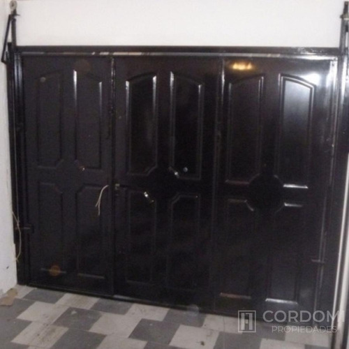 Imagen 3 de 8 de Tipo Casa Al Frente Con Cochera - Lanús Oeste