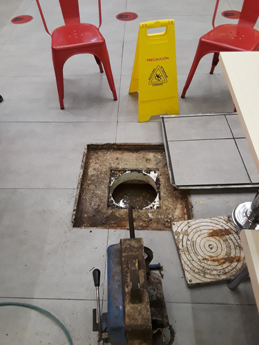 Imagen 3 de 10 de Destapaciones De Cloacas, Zona Oeste, Con Maquina