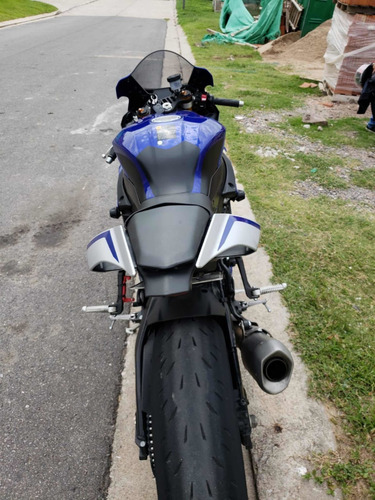 Yamaha R1