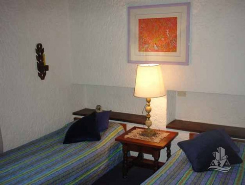 Casa En Pinares - Punta Del Este- Ref: 28860