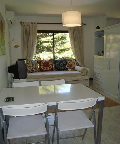 Apartamento En Venta De 1 Dormitorio En Roosevelt