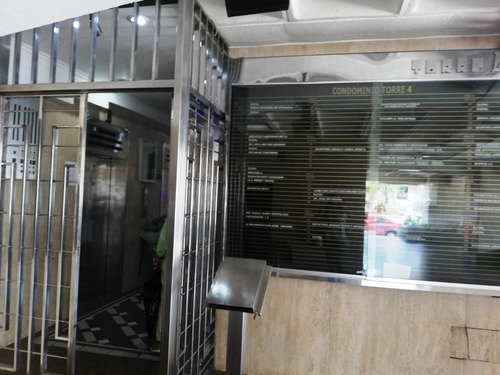 Josefina Toledo: Funcional Oficina En Alquiler En La Av Cedeño, Torre 4, 70m², Planta 50%, Linea Telefónica, Dos Puestos De Estacionamiento Uno Al Lado Del Otro, 264939