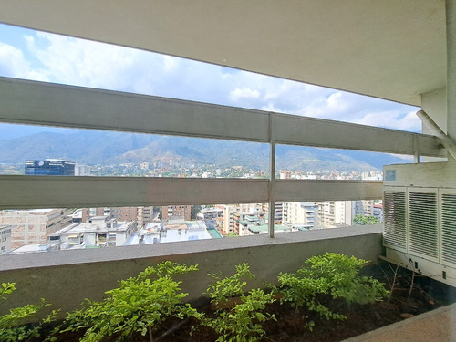 Alquilo Apartamento En El Corazon De Altamira. Vista