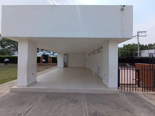 Casa En Arriendo En Prados Del Este. Cod A30500