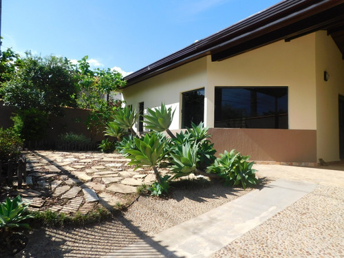 Casa Com Edícula À Venda Na Praia De Peruíbe - Litoral Sul.