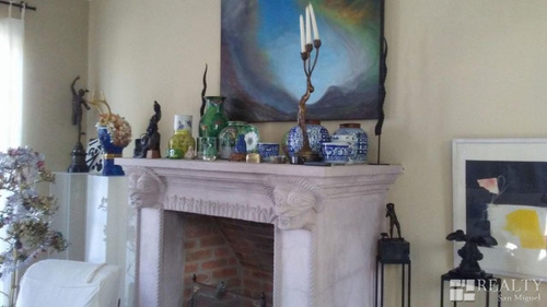 Imagen 23 de 23 de This Home Is Alive With Color, Light, And Artistic Details!