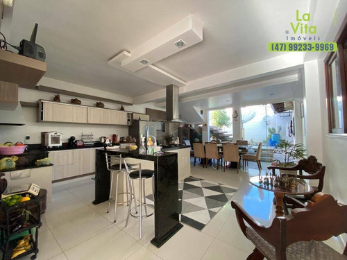 Imagem 11 de 23 de Casa À Venda Com 4 Dormitórios, Piscina, Próximo Ao Centro - Bairro Coloninha - Gaspar Sc - Ca0611