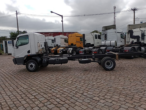 Mb Accelo 1016 4x2 Chassi 6.30 Mts