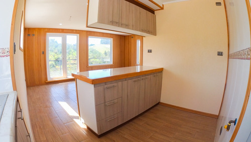 Casa Dos Pisos/ Lomas De Ten-ten/ Castro/ Isla Grande Chiloé
