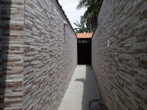 Casa Colonial Com 3 Quartos