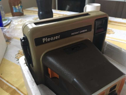 Máquina Fotográfica Antiga Kodak Pleaser Nova. Polaroid