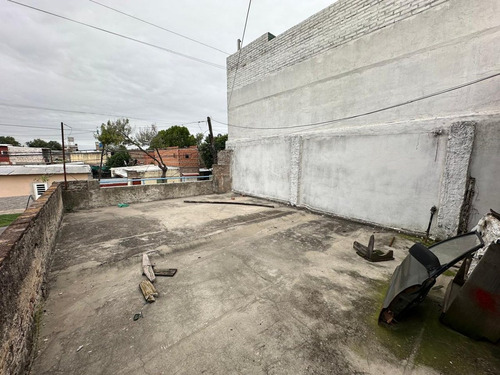 Venta Casa A Reciclar - Bella Vista - Terreno