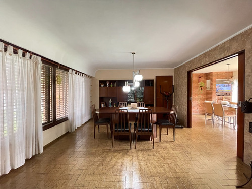Venta Casa 4 Ambientes Doble Lote Castelar Centro