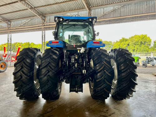Imagem 4 de 12 de Trator New Holland T7.240 4×4 Ano 2022 Pneus Dual 0 Km