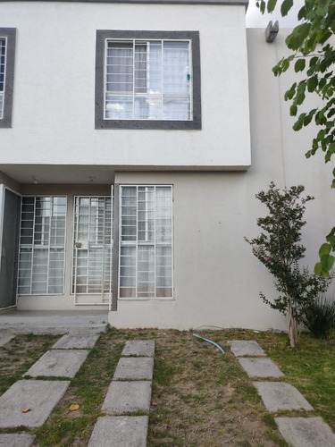Imagen 19 de 19 de Casa En Renta Semi - Amueblada Fracc. Privado. Ciudad Del Sol Qro.