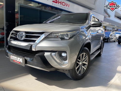 Toyota Hilux SW4 2.8 SRX 4X4 7 LUGARES 16V TURBO INTERCOOLER DIESEL 4P AUTOMÁTICO