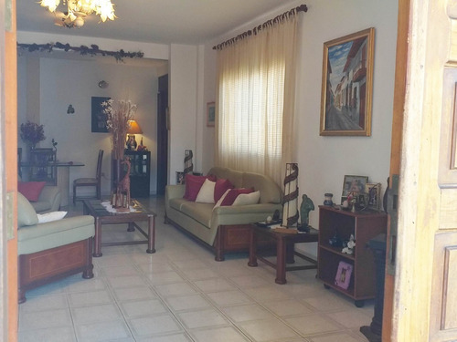 Imagen 4 de 10 de Casas En Venta Mls 22-5674 Catia La Mar 04143448628